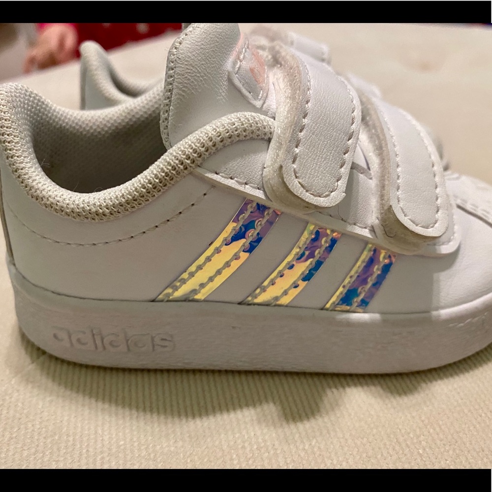 Adidas sz 4 (baby)